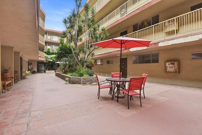 545 Chestnut Ave in Long Beach, CA - Building Photo - Building Photo