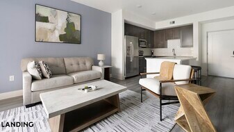 2250 McGregor Blvd, Unit 1305 in Ft. Myers, FL - Building Photo