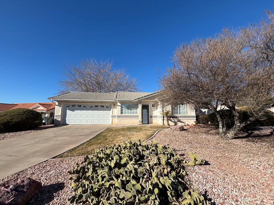 117 N 2300 E in Saint George, UT - Building Photo