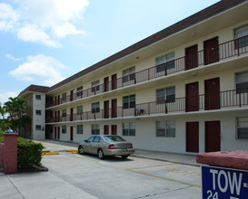 Michael Apartments in North Miami, FL - Building Photo - Building Photo