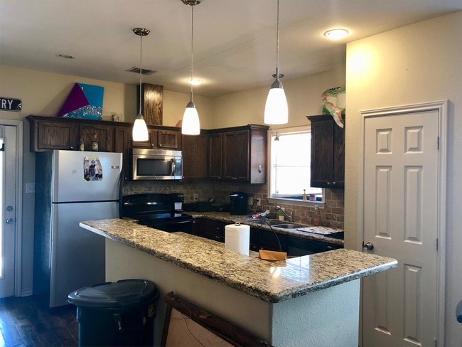 308 Holik St in College Station, TX - Building Photo - Building Photo