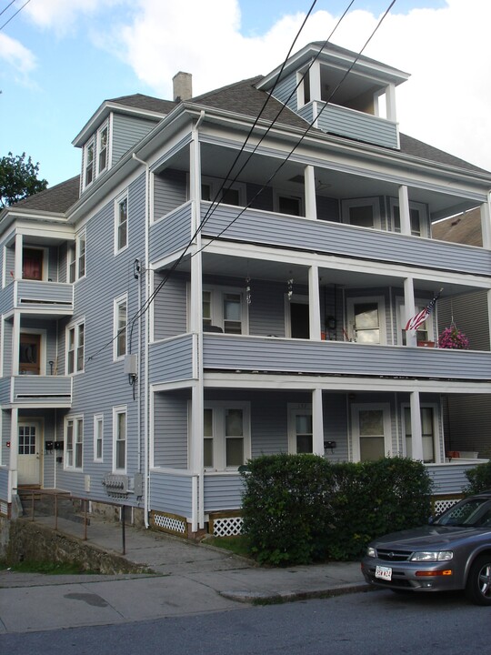 158 Lincoln St, Unit 2nd Floor in Woonsocket, RI - Building Photo