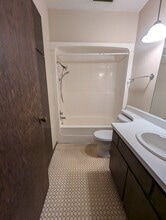 729 11th Ave, Unit 725 in Sibley, IA - Building Photo - Building Photo