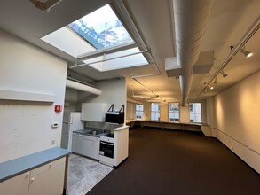 33 Kingston St, Unit #5 in Boston, MA - Building Photo - Building Photo