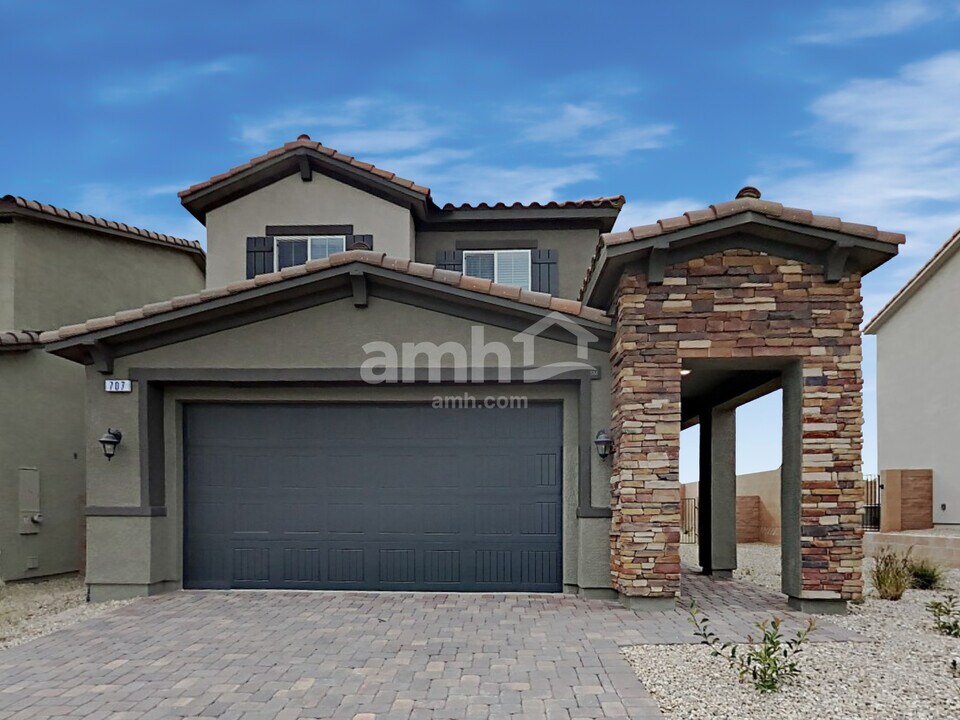 707 Terrain Star Ave in North Las Vegas, NV - Foto de edificio