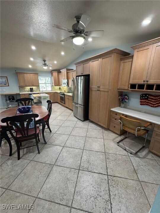6601 Broken Arrow Rd in Ft. Myers, FL - Building Photo
