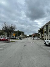 11002 NW 83rd St, Unit 112 in Doral, FL - Building Photo - Building Photo