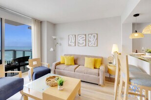 18683 Collins Ave in Sunny Isles Beach, FL - Building Photo