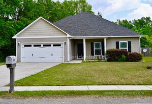 289 Hogart St in Raeford, NC - Building Photo