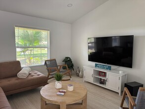 1048 Orchid Oak Dr in Vero Beach, FL - Building Photo - Building Photo