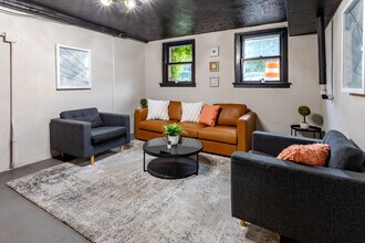 2901 James Avenue South in Minneapolis, MN - Building Photo - Interior Photo