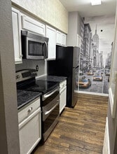 17583 Red Oak Dr in Houston, TX - Foto de edificio - Building Photo