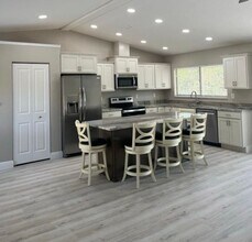 3036 Gloria Ave in Spring Hill, FL - Building Photo - Building Photo