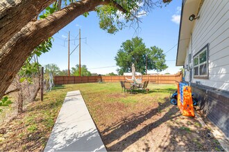 3209 4th St, Unit 700-105 in Brownwood, TX - Building Photo - Building Photo