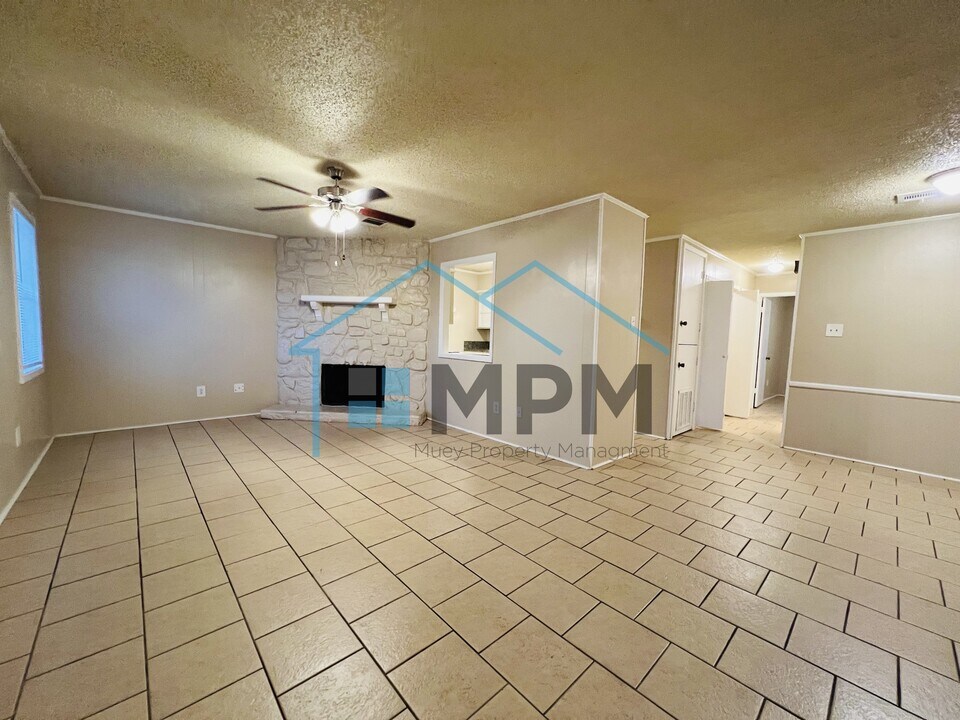 125 Westridge E Dr in West Monroe, LA - Foto de edificio