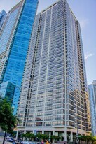 360 E Randolph St in Chicago, IL - Building Photo