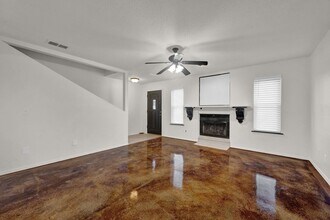 6936 Benwood Square in Amarillo, TX - Building Photo - Building Photo