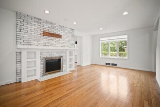 14 Hewitt St in Wethersfield, CT - Building Photo - Building Photo