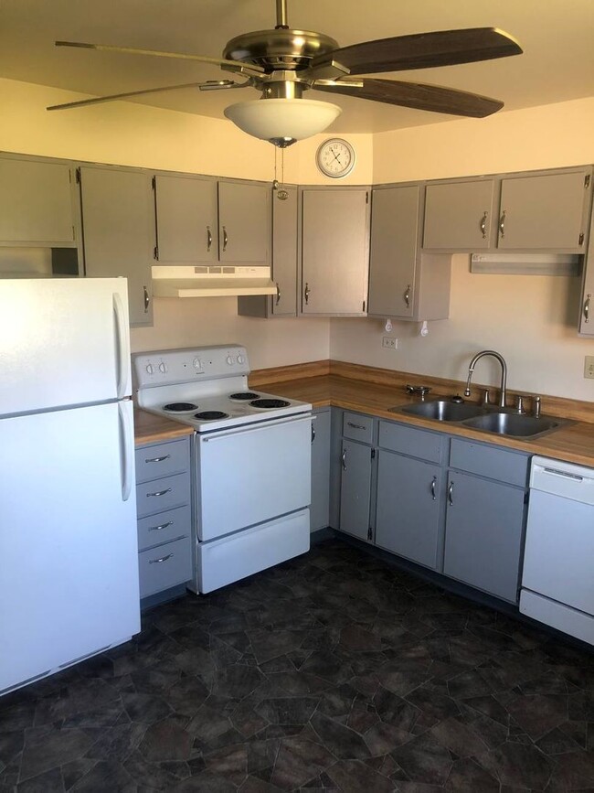 property at 1016 Manchester Ct