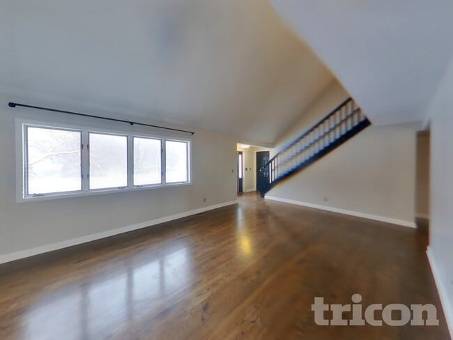 13645 Timber Crest Dr in Osseo, MN - Foto de edificio - Building Photo