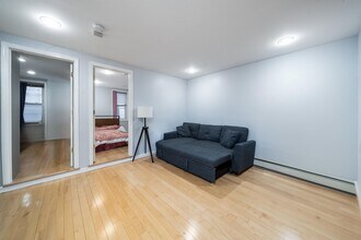 162 Steuben St in Jersey City, NJ - Building Photo - Building Photo