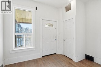 26 Murray St W in Hamilton, ON - Building Photo - Building Photo