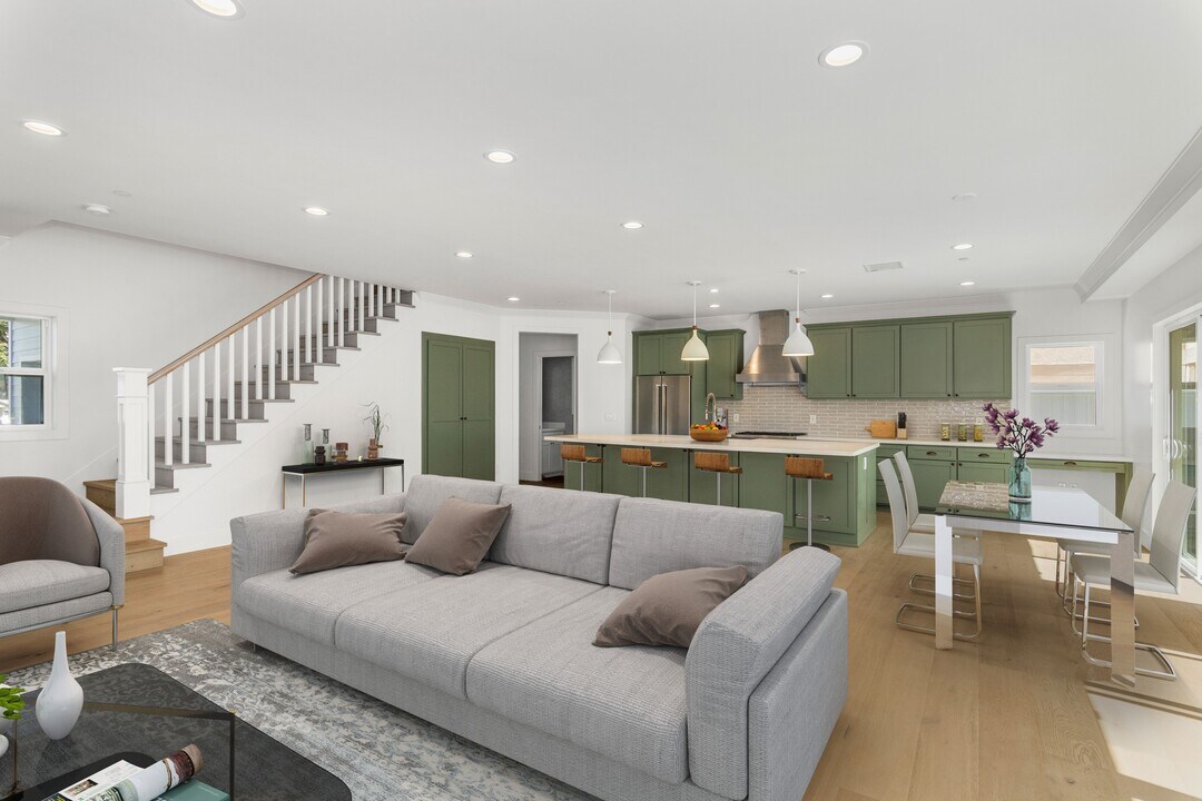 1914 Huntington Ln in Redondo Beach, CA - Building Photo