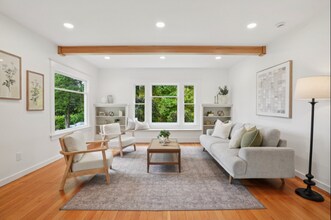 152 S Palatine Hill Rd in Portland, OR - Building Photo - Building Photo