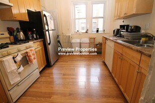 14 Glenville Ave, Unit 2 in Boston, MA - Building Photo