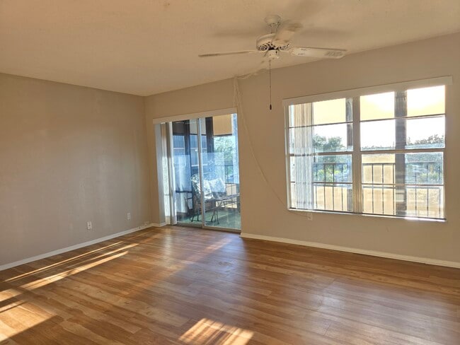 2901 26th St W, Unit 502 in Bradenton, FL - Foto de edificio - Building Photo