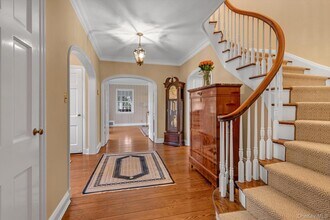 3 Barkers Point Rd in Port Washington, NY - Building Photo - Building Photo