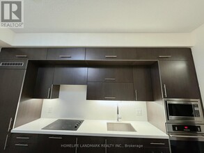 2-3002 Anndale Dr in Toronto, ON - Building Photo - Building Photo