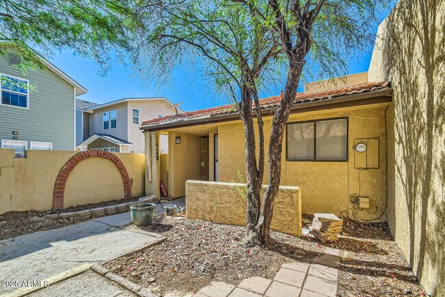 property at 3228 W Glendale Ave