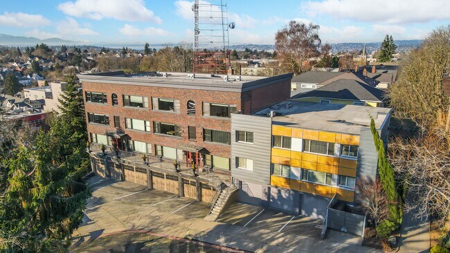 18 Galer St in Seattle, WA - Foto de edificio - Building Photo