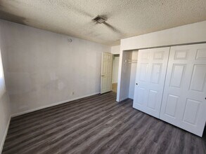 2736 Haddock Ave, Unit 1 in North Las Vegas, NV - Building Photo - Building Photo