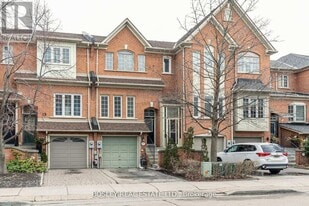 15 Bluewater Ct in Toronto, ON - Building Photo