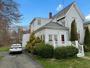 98 W Spring St in Avon, MA - Building Photo - Building Photo