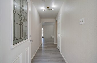 16610 Cairngorm Dr in Houston, TX - Building Photo - Building Photo