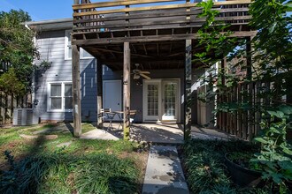 6220 Fountainhead Dr-Unit -B in Raleigh, NC - Foto de edificio - Building Photo