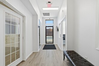 4341 Park Heights Ave in Baltimore, MD - Foto de edificio - Building Photo