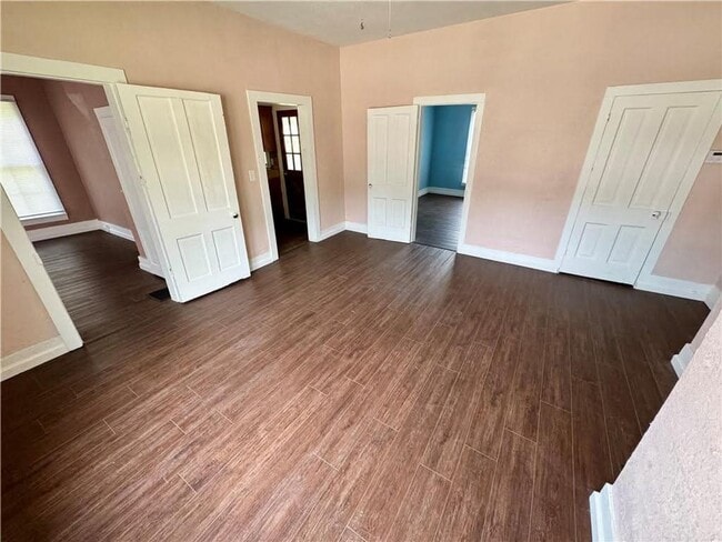 309 Broad St in Warrensburg, MO - Building Photo - Building Photo