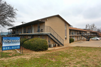 Westwood Apartments in Oklahoma City, OK - Building Photo - Building Photo