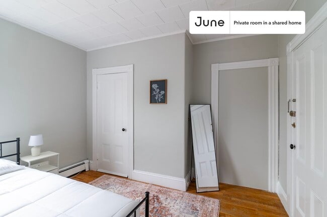 Private bedroom in 4 bed/1 bath Home in Boston, MA - Building Photo - Building Photo
