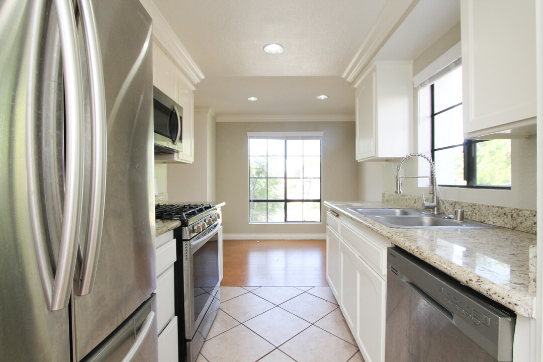 5452 Alvern in Los Angeles, CA - Building Photo