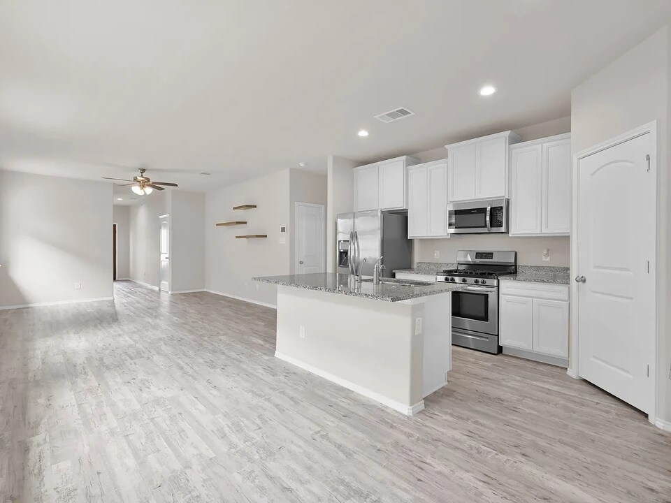 16427 Rosary Pea Pl in Conroe, TX - Building Photo