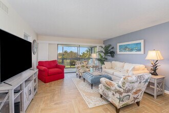 2001 S Banana River Blvd in Cocoa Beach, FL - Building Photo - Building Photo