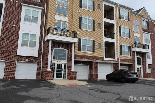 property at 611 Doral Ct