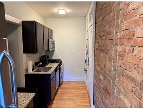 915 W Schubert Ave in Chicago, IL - Building Photo - Building Photo