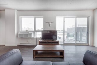 3105 Promenade du Quartier-Saint-Martin in Laval, QC - Building Photo - Building Photo