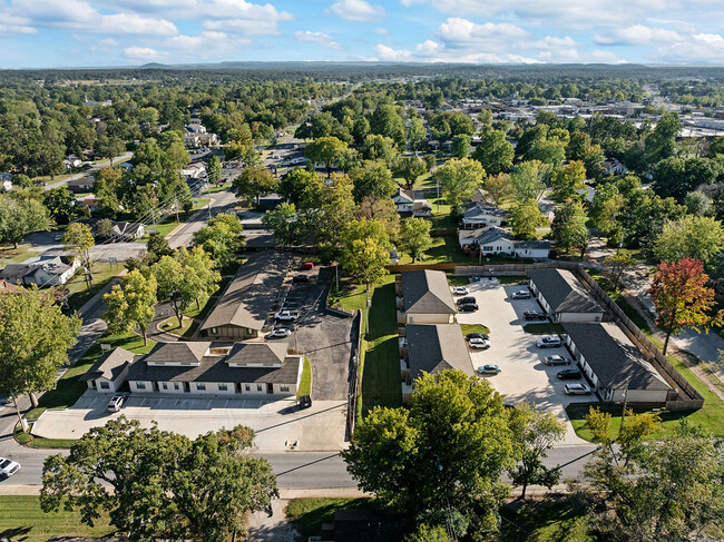 College Manor Apartments